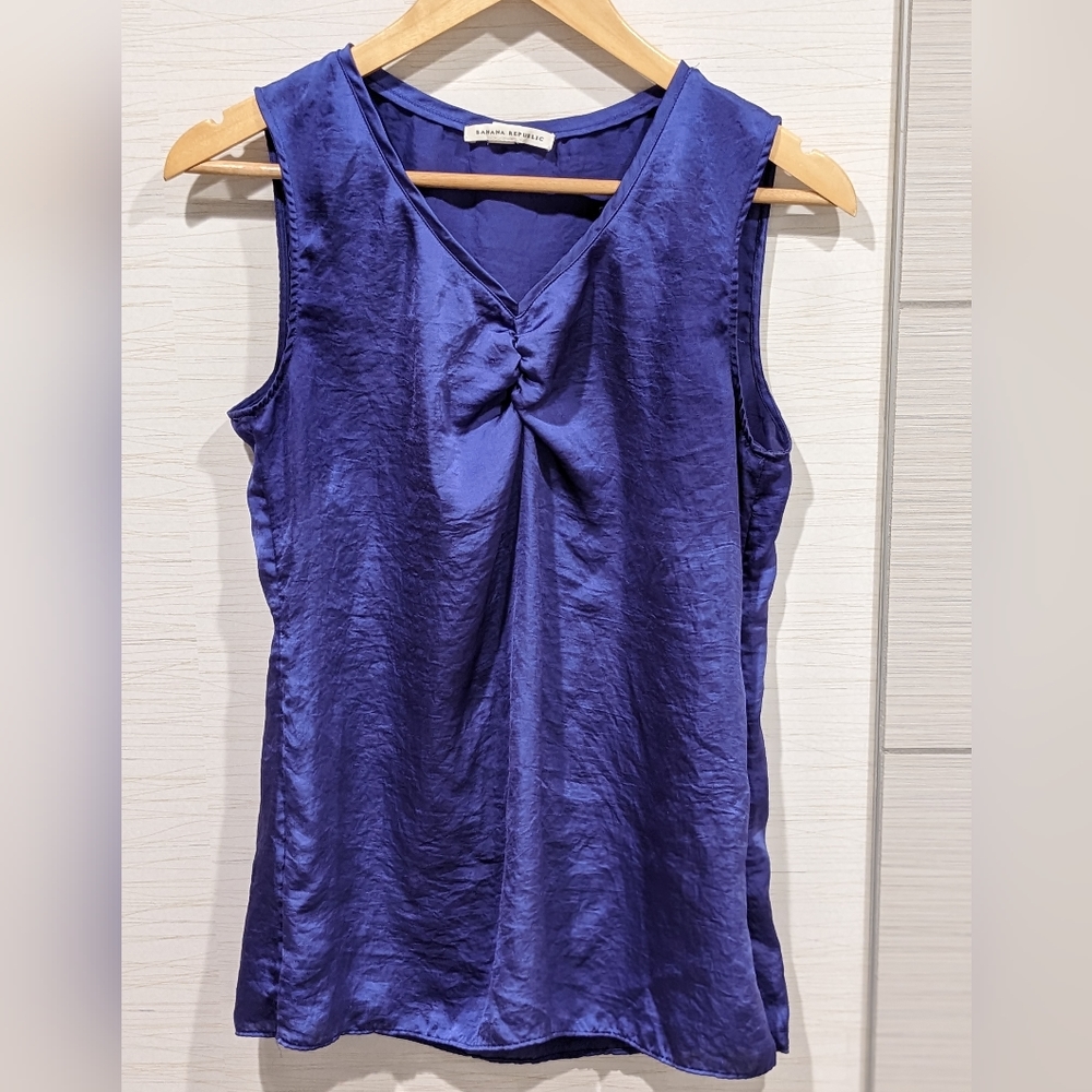 Sleeveless Tunic V-Neck with side zipper
